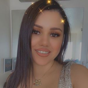 Meet your Posher, Alicia